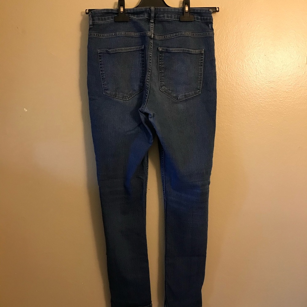 Blue Jeans - Picture 2 of 3